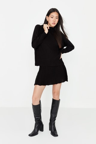 Camisola e saia estilo patinadora - Preto