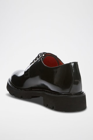 Derbies em couro envernizado 
Preto