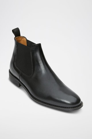 Botins Chelsea em couro 
Preto