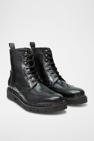 Botins em couro 
Preto