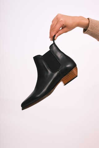 Botins Chelsea em couro Regular - Preto