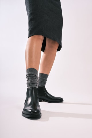 Botins Chelsea em couro Regular - Preto