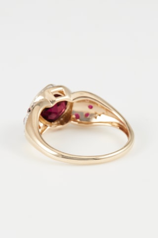 Ring Yassmine Geelgoud, Diamanten en Edelstenen