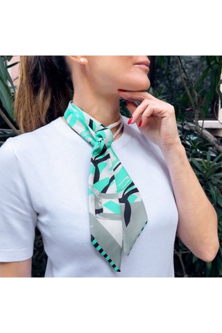Conjunto de lenço e fileira de pérolas de cultura