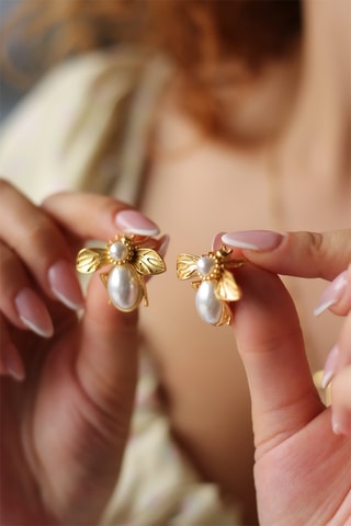 Brincos banhados a ouro fino amarelo - Pérola