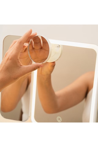 Miroir grossissant avec LED