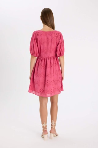 Vestido estilo patinadora em bordado inglês - Rosa