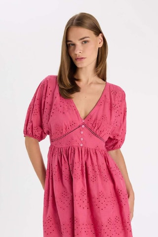 Vestido estilo patinadora em bordado inglês - Rosa