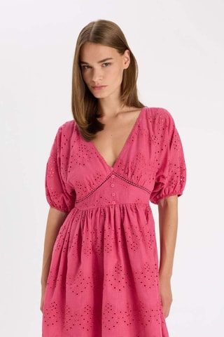 Vestido estilo patinadora em bordado inglês - Rosa