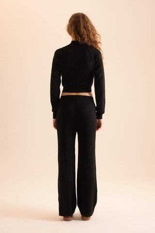 Crop top e calças - Preto