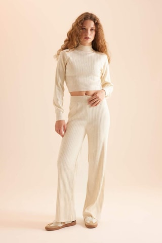 Crop top e calças - Cru