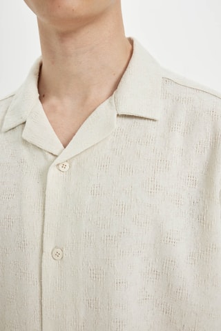 Camisa regular - Bege