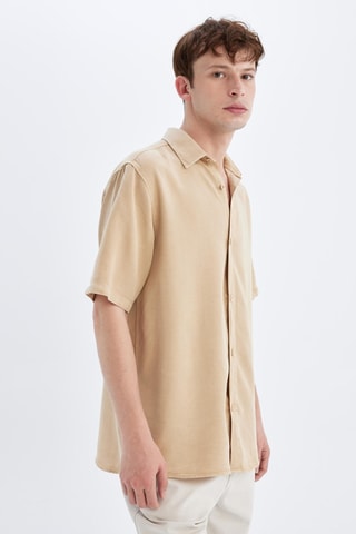 Camisa regular em linho - Bege