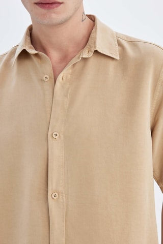 Camisa regular em linho - Bege