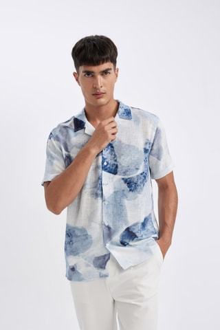 Camisa regular - Azul-claro e branco