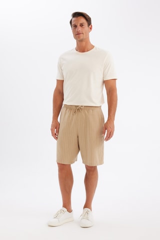 Bermudas relaxed em linho - Bege