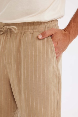 Bermudas relaxed em linho - Bege