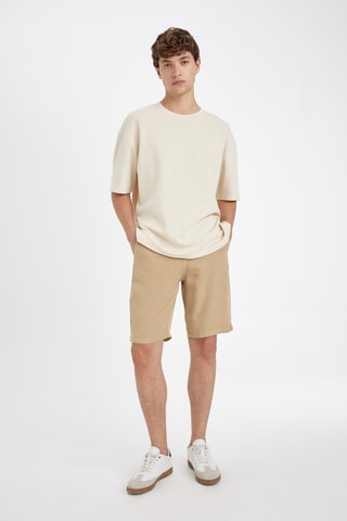 Bermudas direitas em linho - Bege
