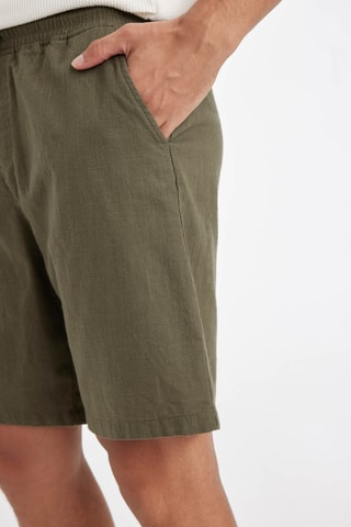 Bermudas relaxed - Verde-caqui