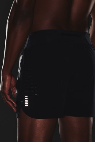Short 
Noir