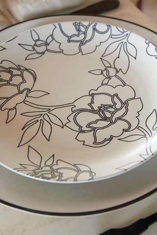 4 assiettes plates Eléments