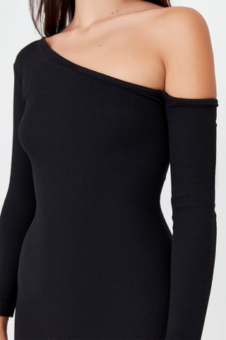Vestido assimétrico Preto