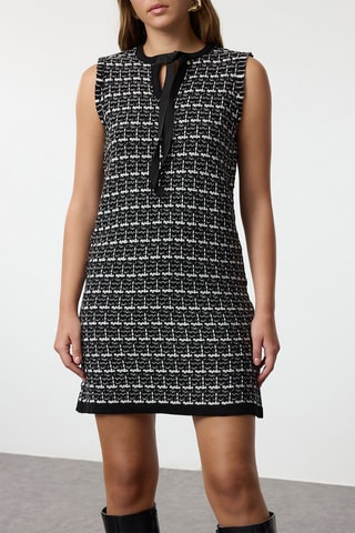 Vestido direito em tweed - Preto