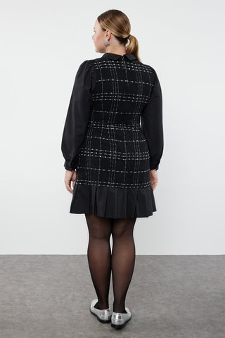 Vestido direito em tweed - Preto