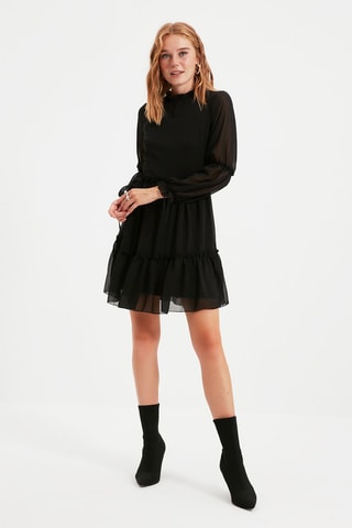 Vestido com folhos Preto