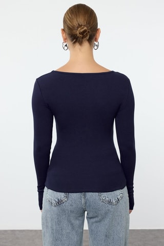 2 t-shirts - Cru e azul-marinho