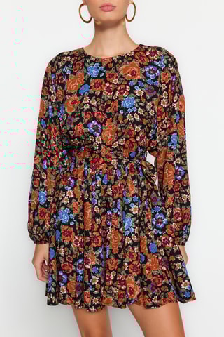 Vestido com folhos - Preto