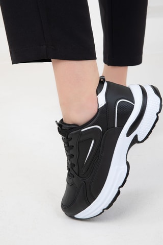 Sapatilhas com plataforma - Preto
