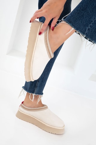 Boots com plataforma - Bege
