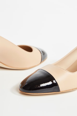 Sapatos de salto envernizados em couro - Bege