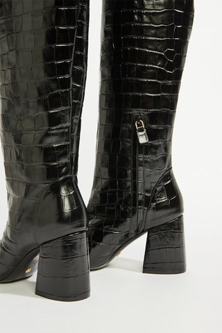 Botas em couro - Preto