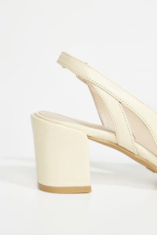 Sapatos de salto em couro - Bege