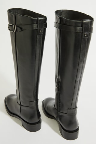 Botas em couro - Preto