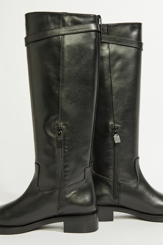 Botas em couro - Preto
