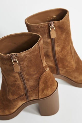 Botins em couro - Castanho
