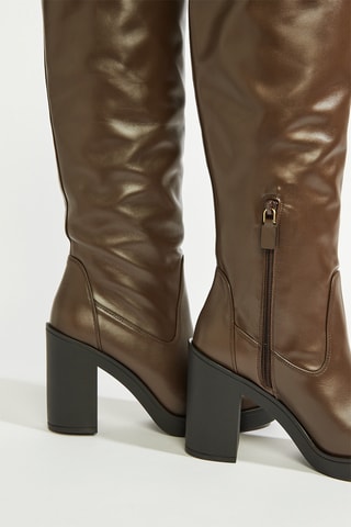 Botas em couro - Castanho