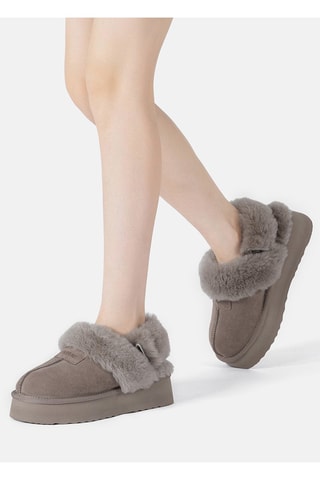 Pantufas forradas com plataforma em nobuck Fantail - Castanho