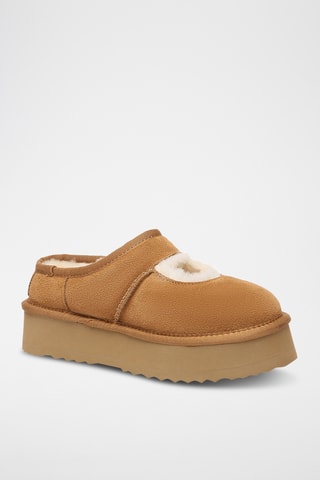 Socas forradas com plataforma em nobuck Plumed - Camel