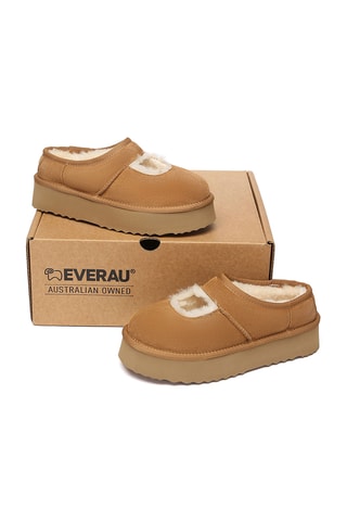 Socas forradas com plataforma em nobuck Plumed - Camel