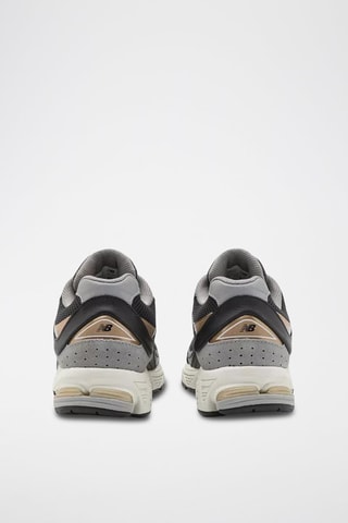 Baskets 2002 - Noir et beige