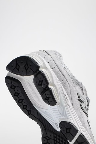 Sneakers M2002 - Gris et blanc