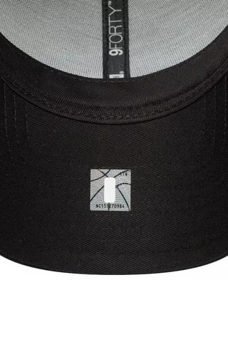 Casquette - Noir et violet