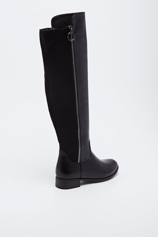 Botas acima do joelho 
Preto