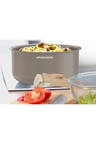 3 casseroles et 1 manche amovible - 16/18/20 cm