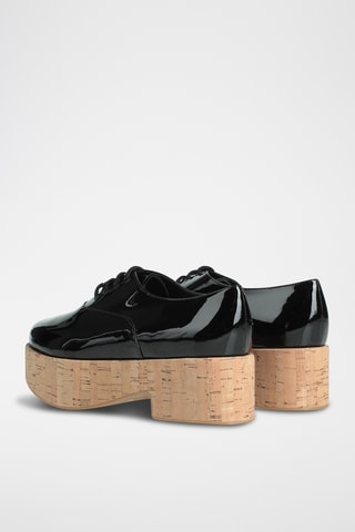 Ferragamo - Derbys plateformes vernis en cuir de veau - Noir