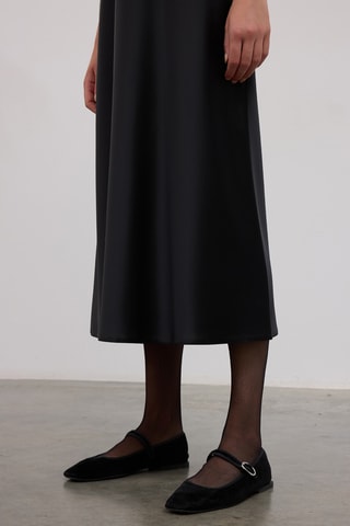 Saia midi Preto